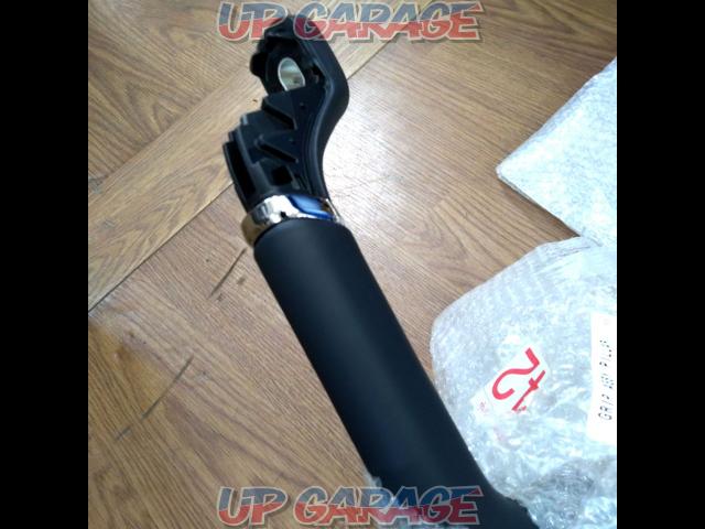 TOYOTA
2nd row assist grip
Leather-wrapped-06