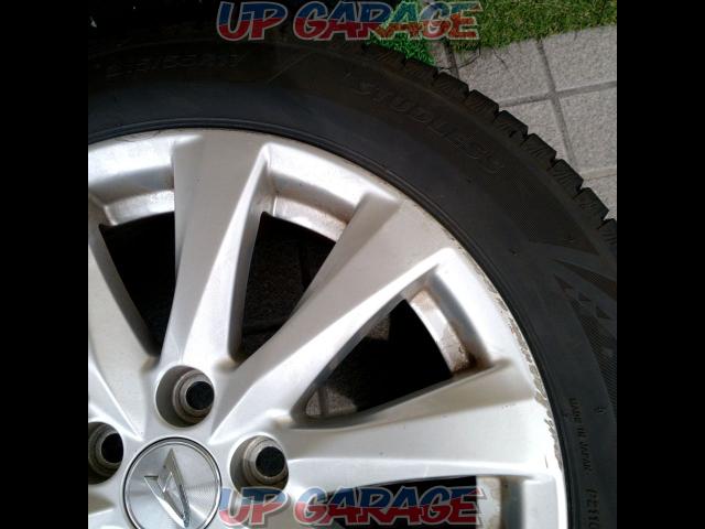 Daihatsu genuine
Altis genuine wheels + BRIDGESTONE BLIZZAK
VRX3-05