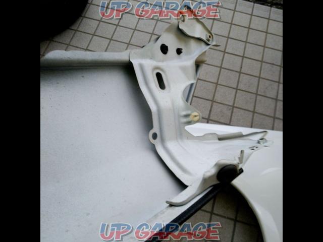 Subaru Genuine Legacy
BLE
Late model front fender left and right-08