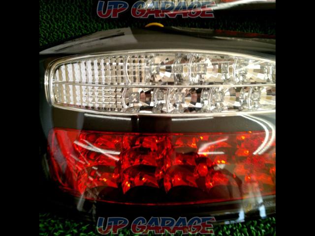 D-MAX
Clear side indicators
LED tail-04