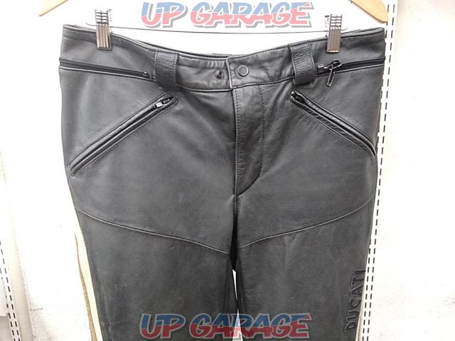 DUCATI
Leather pants
Size: 52-04