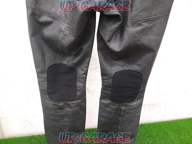 DUCATI
Leather pants
Size: 52-08