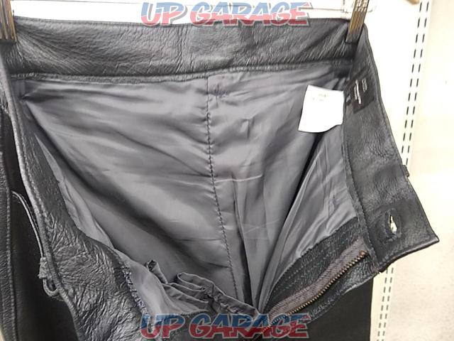 Unknown Manufacturer
Leather pants
Size: 76cm-02