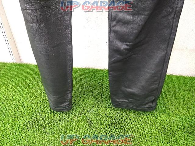 Unknown Manufacturer
Leather pants
Size: 76cm-06