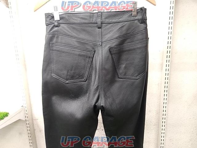 Unknown Manufacturer
Leather pants
Size: 76cm-07