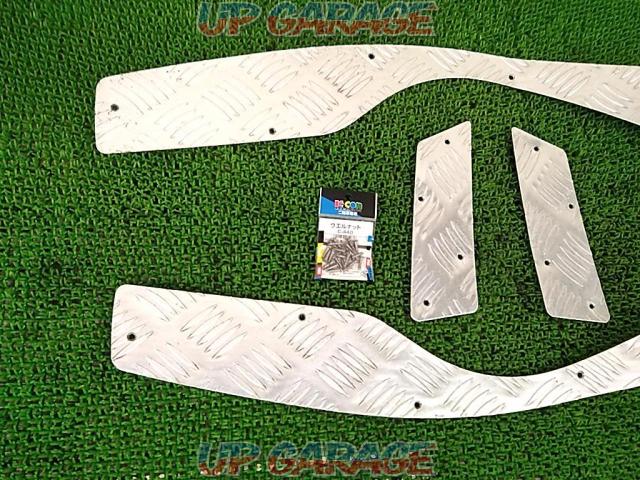 Manufacturer unknown aluminum step board
Skywave (CJ44A)-02