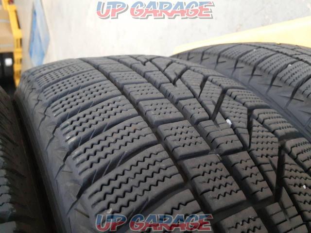 4 pieces (studless) HANKOOK
winter
i*cepti
Z2A
185 / 60R15-04