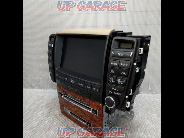 Toyota
Crown Royal genuine navigation monitor-02