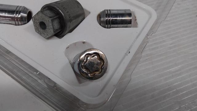 Subaru genuine
McGUARD wheel lock nuts-04