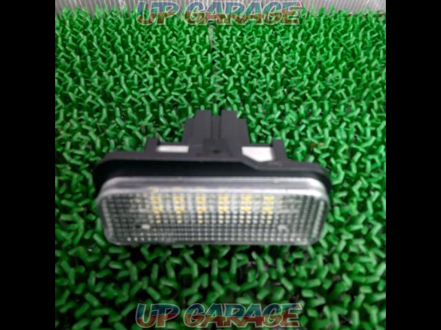 メーカー不明 LED ナンバー灯 メルセデスCクラス(W203)-04