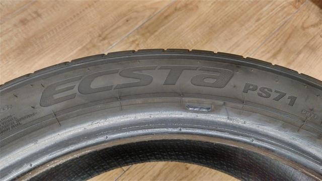 KUMHO
ECSTa
PS 71
※ 1 This only-03