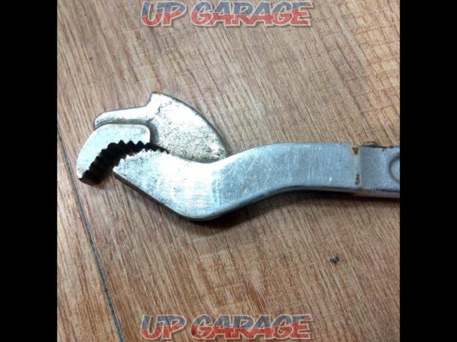 Unknown Manufacturer
Pipe wrench-02
