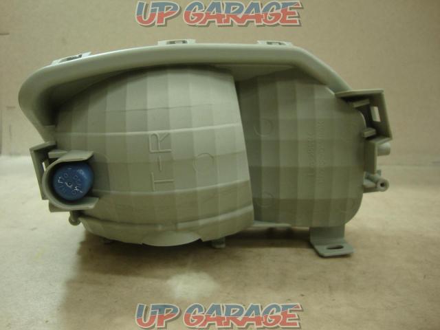 Toyota genuine 30 series Prius
Late genuine winker lens
Right and left-05