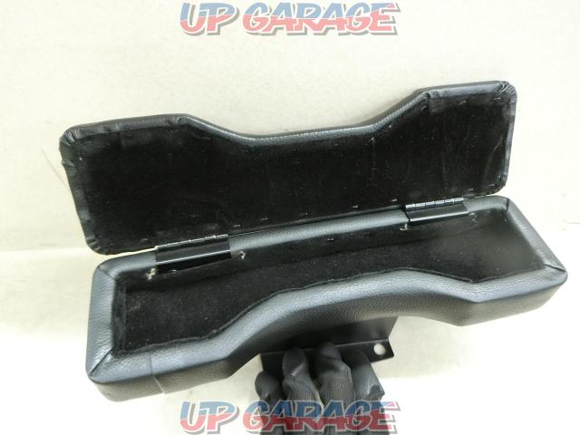 Unknown Manufacturer
Door armrest
For the passenger seat
■
Hiace 200
Narrow-body-02
