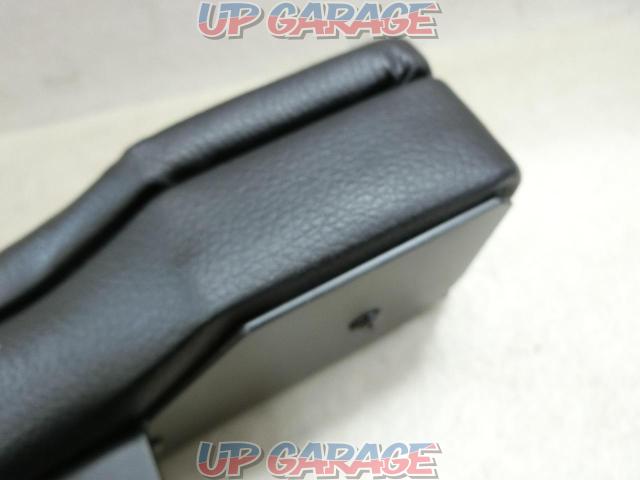 Unknown Manufacturer
Door armrest
For the passenger seat
■
Hiace 200
Narrow-body-05