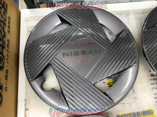 NISSAN
Sakura genuine wheel cap
14 inches-03