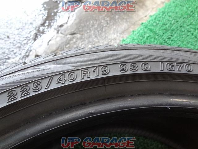 YOKOHAMA
iceGUARD
iG70
225 / 40-19
Four studless tire
X04132-09