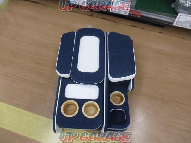 CRAFT
PLUS
California Style
Type1
Seat Cover
+
CRAFT
PLUS
Center console box st.2
200 Hiace van
Wagon GL
For wide-body-04