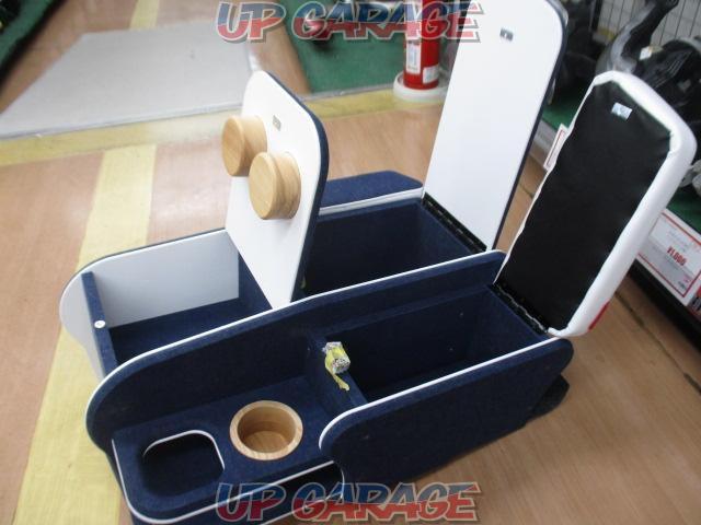 CRAFT
PLUS
California Style
Type1
Seat Cover
+
CRAFT
PLUS
Center console box st.2
200 Hiace van
Wagon GL
For wide-body-07