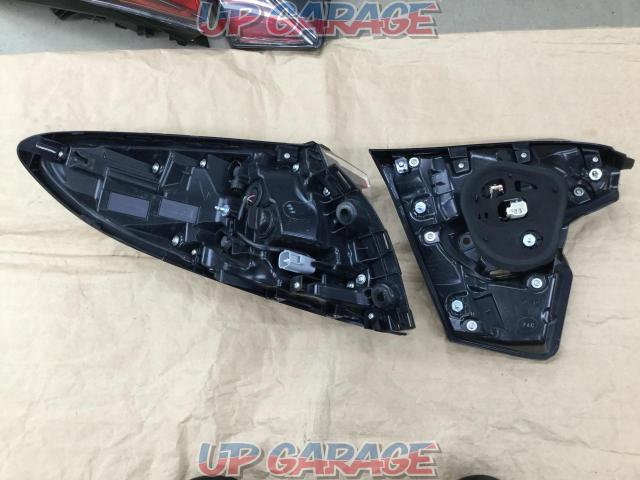Toyota
C-HR
Previous term genuine
Full LED tail lens
Right and left-08