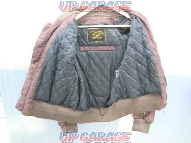 Free × Free
Winter jacket
Size: M-03