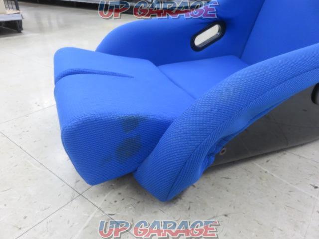 Unknown Manufacturer
Full bucket seat
[Blue]-07