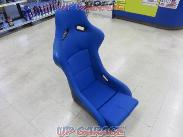 Unknown Manufacturer
Full bucket seat
[Blue]-09
