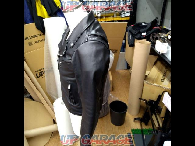 DAYTONA
LEATHERS
Single leather jacket
M size-03