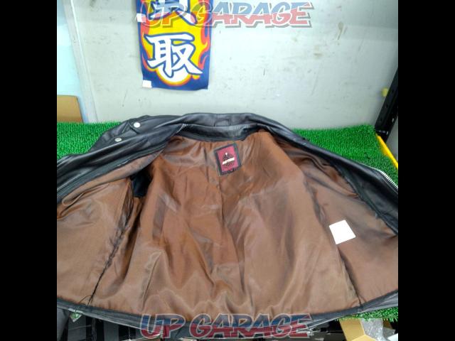 DAYTONA
LEATHERS
Single leather jacket
M size-07