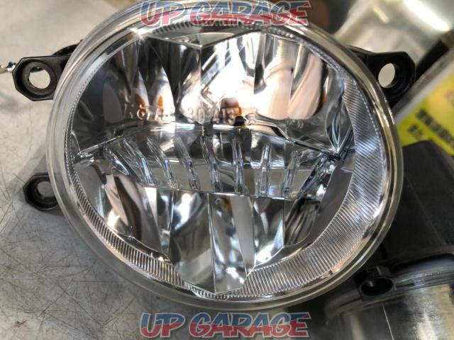 Toyota Genuine 70 Camry Genuine Fog Lamps
Right and left-02