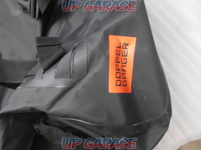 DOPPEL
GANGER
Tarpaulin side bag-06