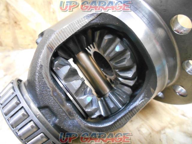 Toyota
GR Yaris genuine differential
Front / rear set-02