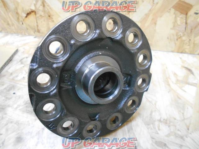 Toyota
GR Yaris genuine differential
Front / rear set-03