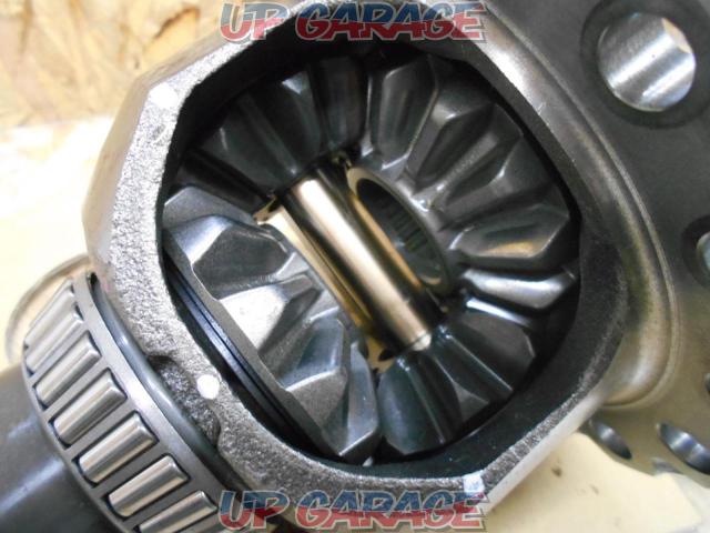 Toyota
GR Yaris genuine differential
Front / rear set-04