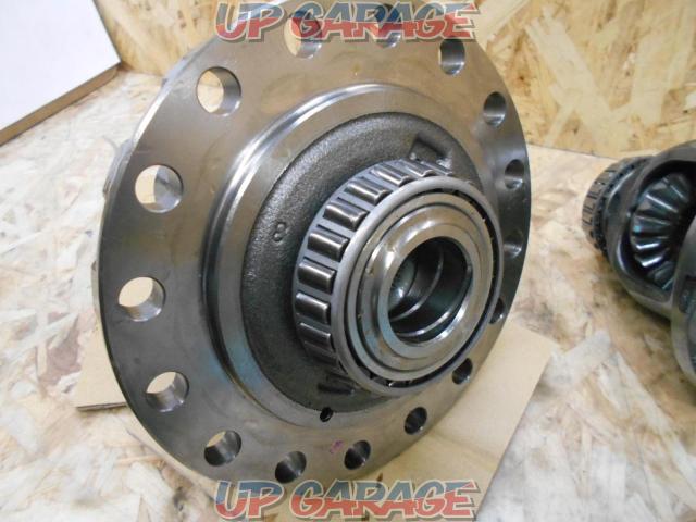 Toyota
GR Yaris genuine differential
Front / rear set-05