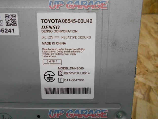 Toyota genuine
NSDD-W61
2011
Supports full-segment, CD, DVD and Bluetooth-06