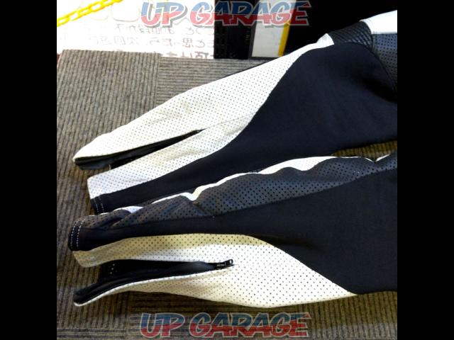 KOMINE (Komine)
Leather pants
Saturuno
Size 3XL-08