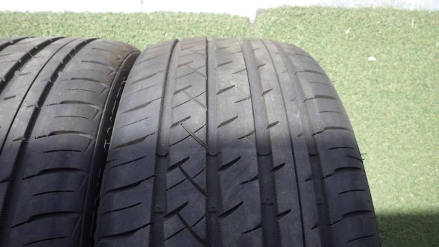 2 tires GRENLANDER
ENRI
U08-04