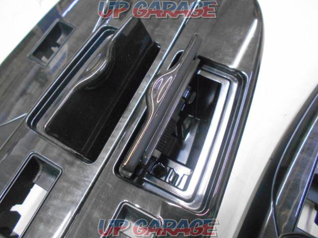 Toyota
200 series
Crown
Genuine door switch panel-05
