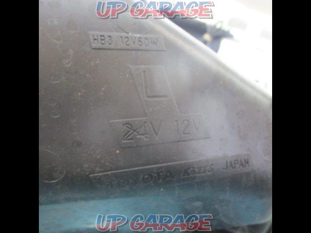 Toyota genuine
Prius α genuine halogen headlights
Passenger side only 47-41-05