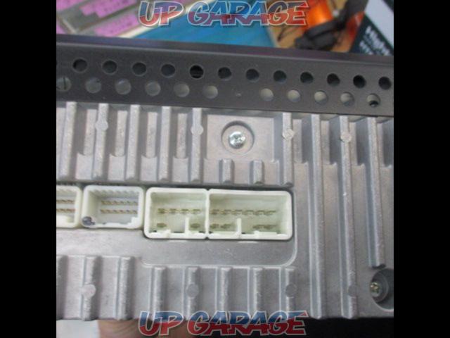 Toyota genuine
CD / MD tuner
86120-52110-04