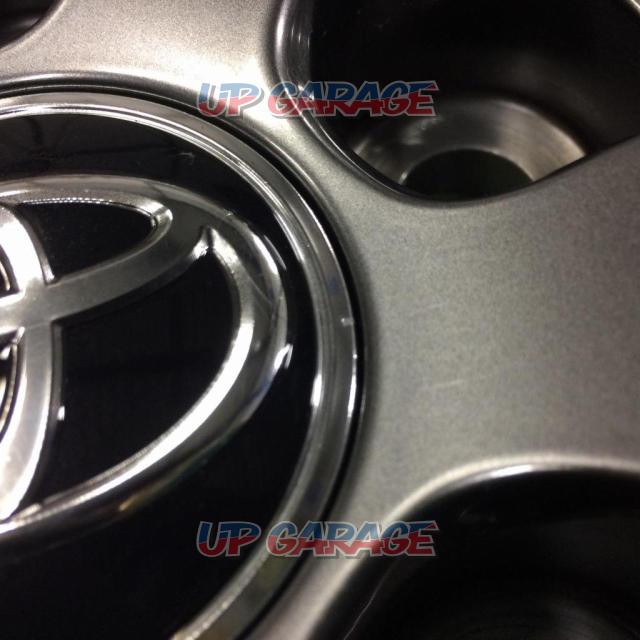 Toyota genuine
RAV4 late model genuine 18-inch aluminum wheels
+
DUNLOP
GRNDTREK
PT 30
225 / 60R18
Manufactured in 2023-04