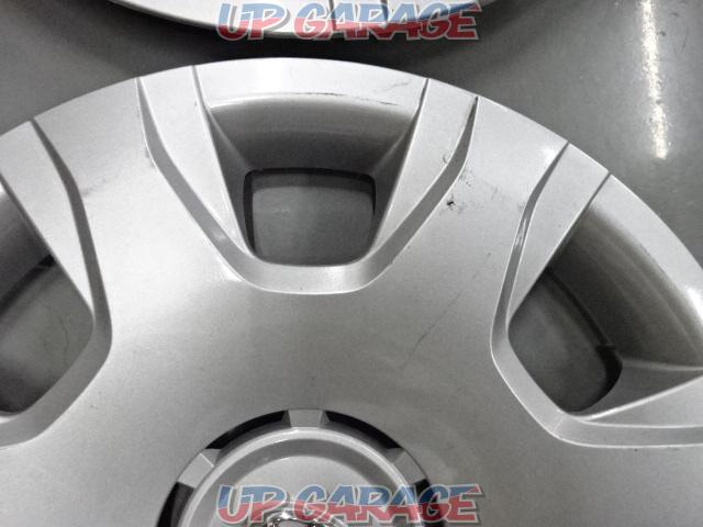 Toyota
Hiace 200
Original wheel cap
Four-06