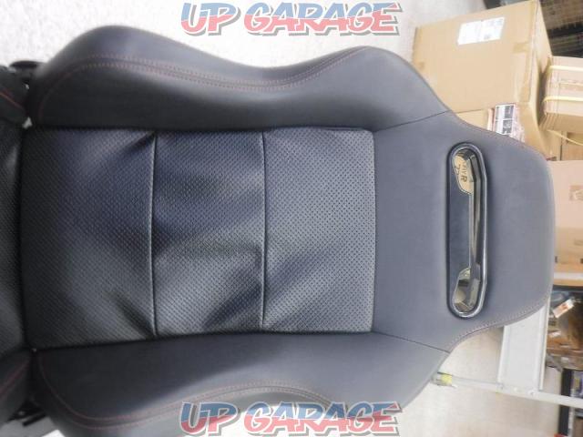 Unknown Manufacturer
Leather seat-04