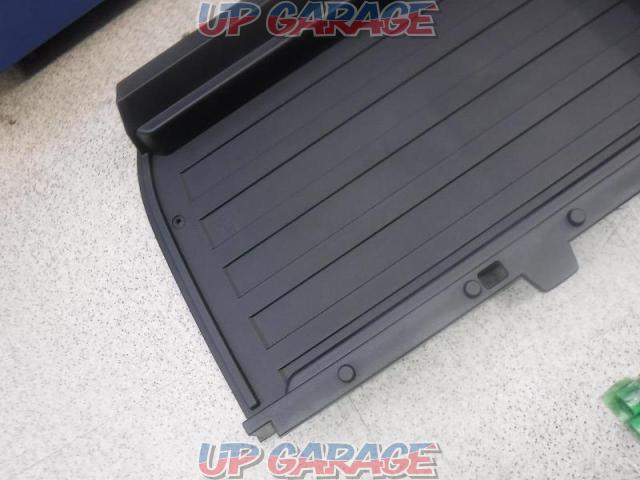 Nissan genuine luggage tray
Left only-03