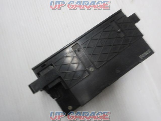 NISSAN
S13
Sylvia
Genuine
Manual air conditioning panel
(Part number 503751-0144
407991-0752)-02