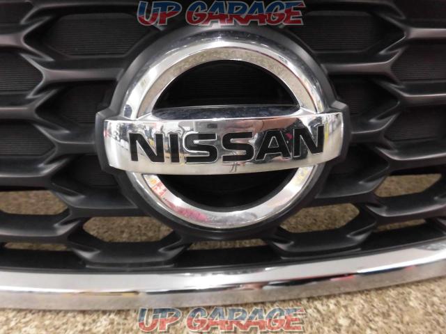 Nissan Genuine NV350/Caravan
Genuine front-plated grill-04