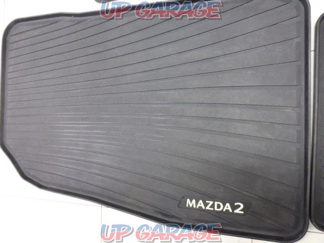 Mazda Genuine Mazda 2
Genuine rubber mat
4 split-02