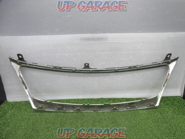 Toyota original (TOYOTA)
Only the IS genuine front grill area-03