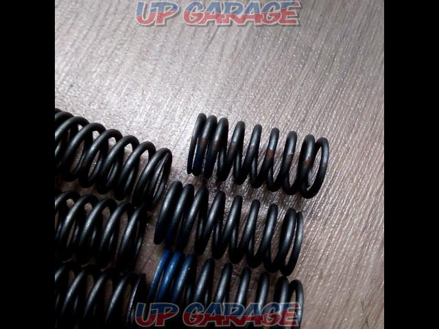 *Sold as is due to unknown details* Nissan genuine valve spring
13204-H2301
(X04087)-04